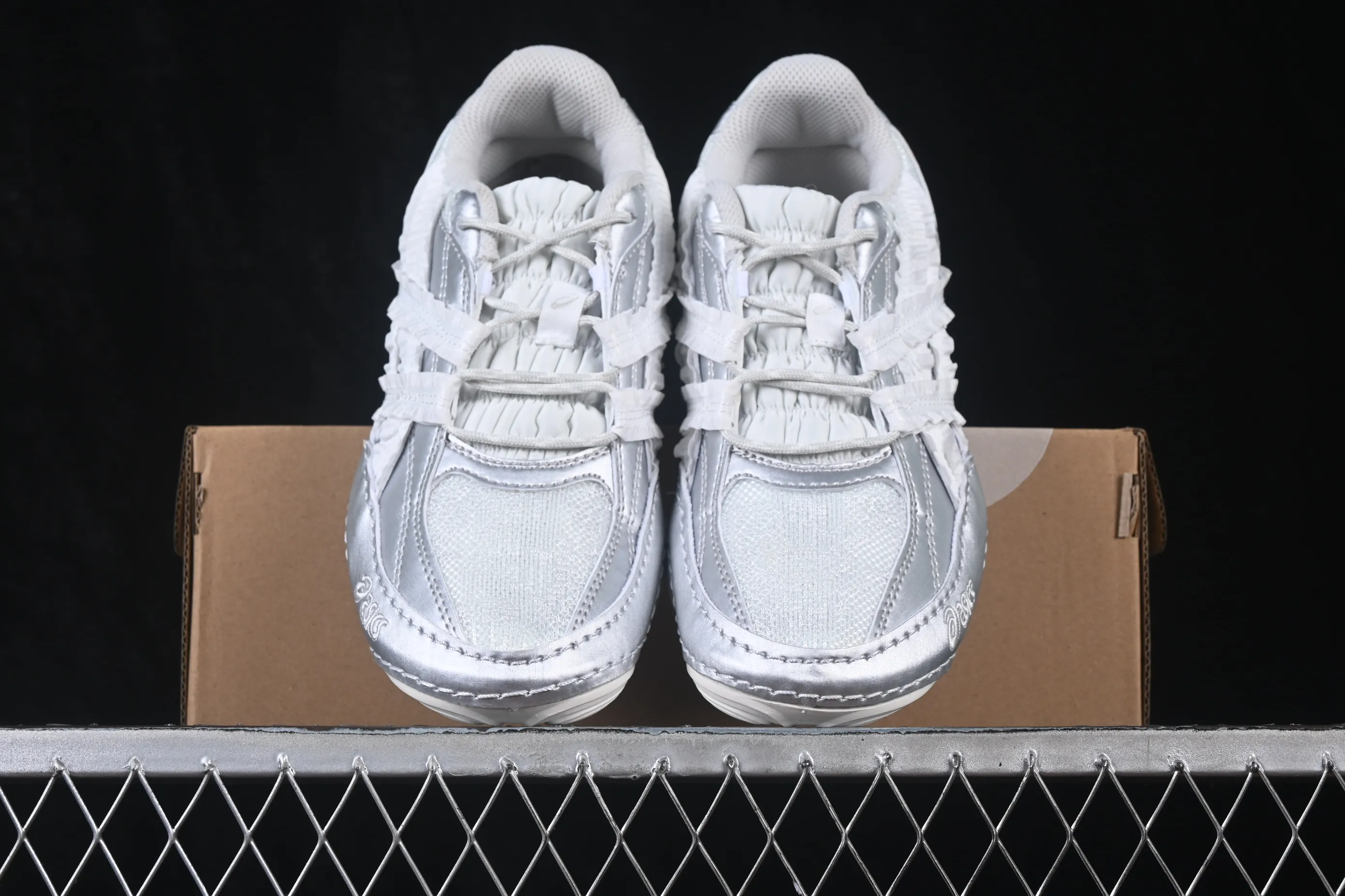 All categories Asics Asics series Asics Hypersync Asics Hypersync fashion retro breathable lightweight thin-soled moral training shoes 1203B146-100